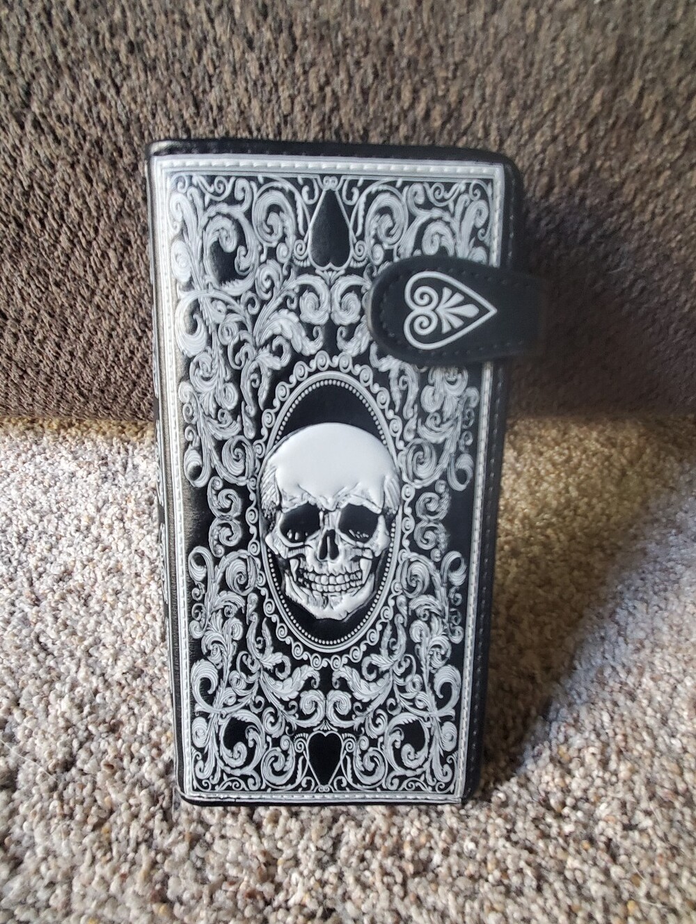 Black and White Skull Wallet